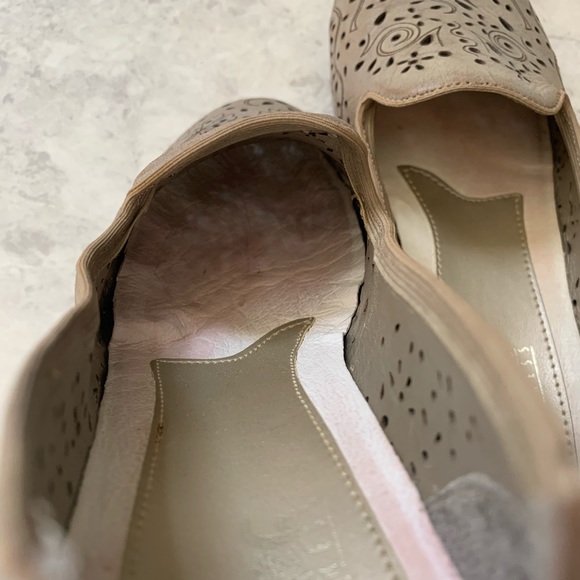 Rieker Antistress Laser Cut Out Floral Low Pumps - Picture 5 of 8